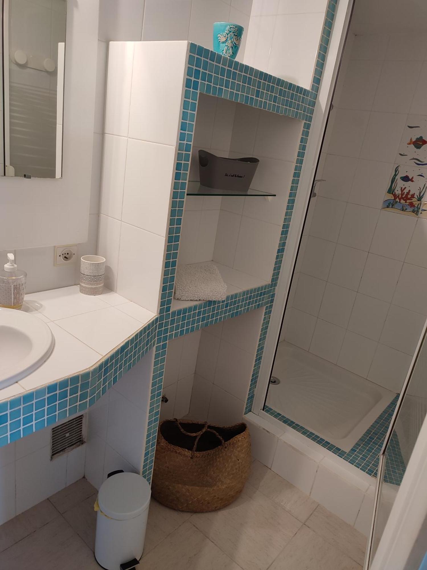 Le Jasmin Apartment Манделю-ла-Напул Екстериор снимка